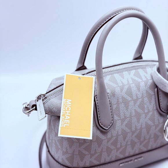 "Hyde" by Michael Kors - Picture 2 of 14